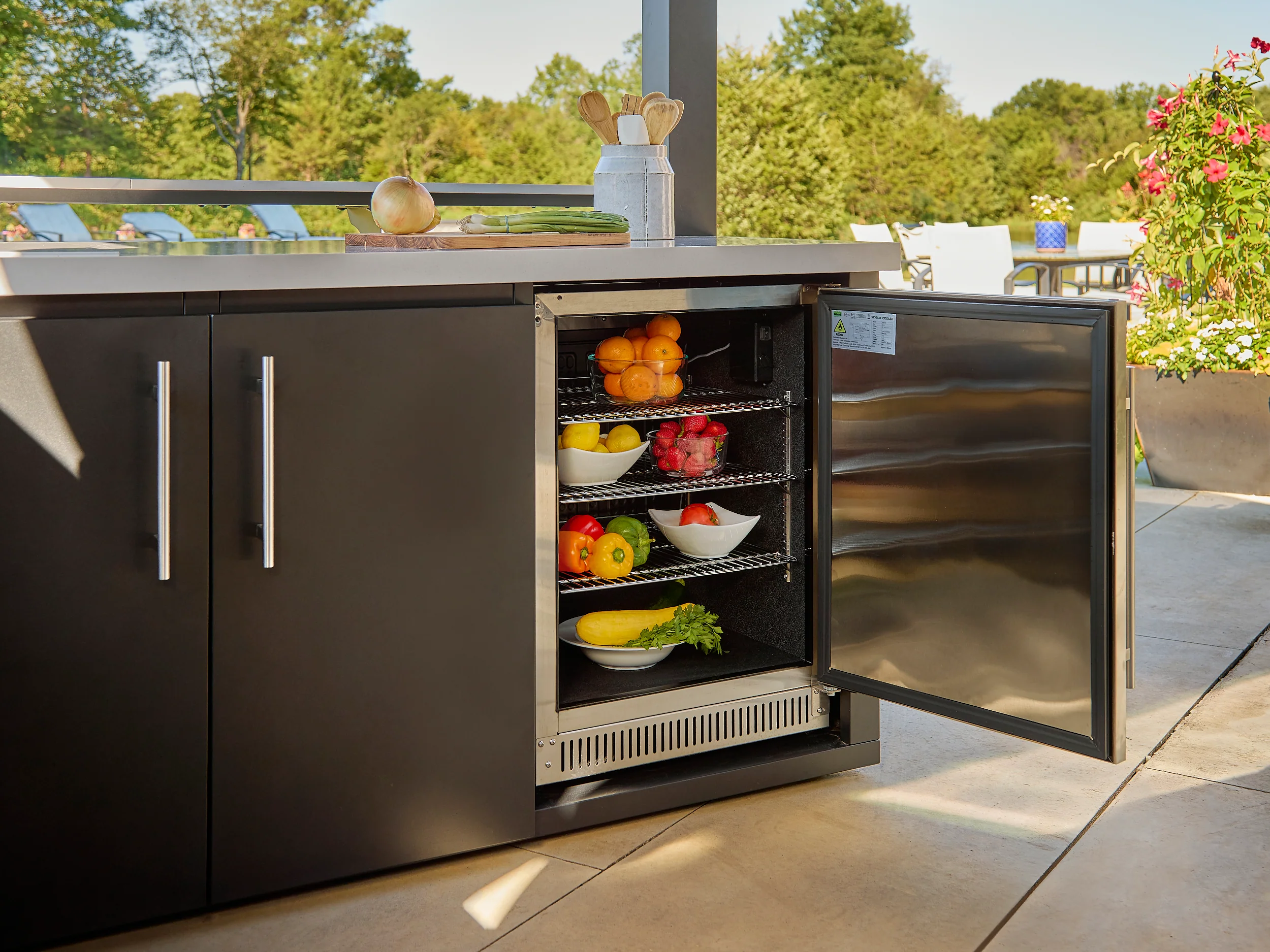 Edgemont Bay | U-Shape Outdoor Kitchen with Bar Seating, Grill & Pizza Oven - Image 8