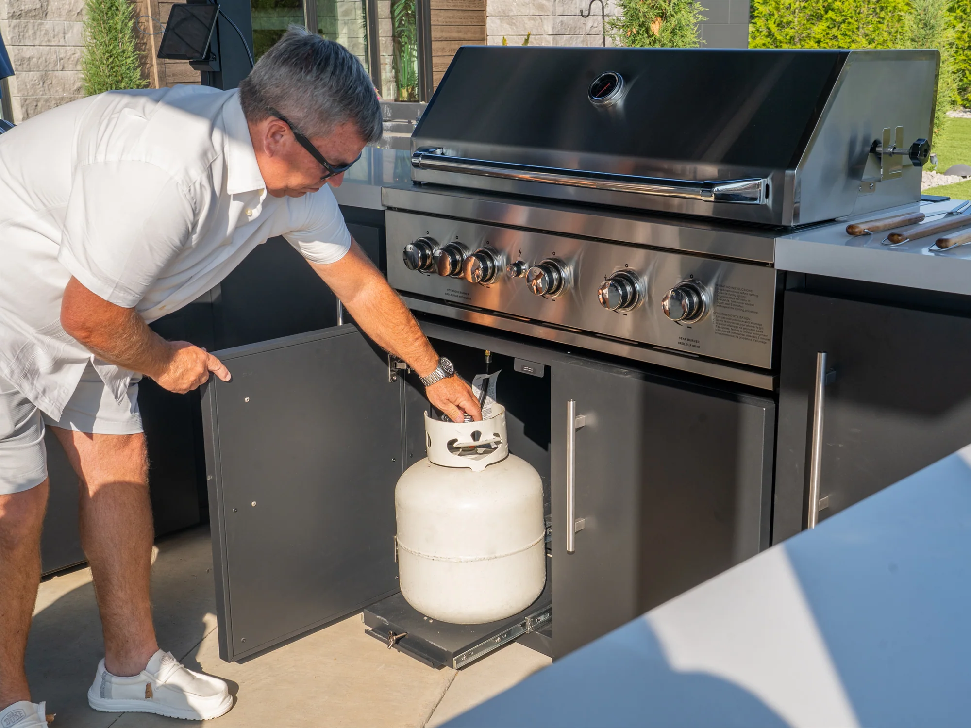 Edgemont Bay | U-Shape Outdoor Kitchen with Bar Seating, Grill & Griddle - Image 13