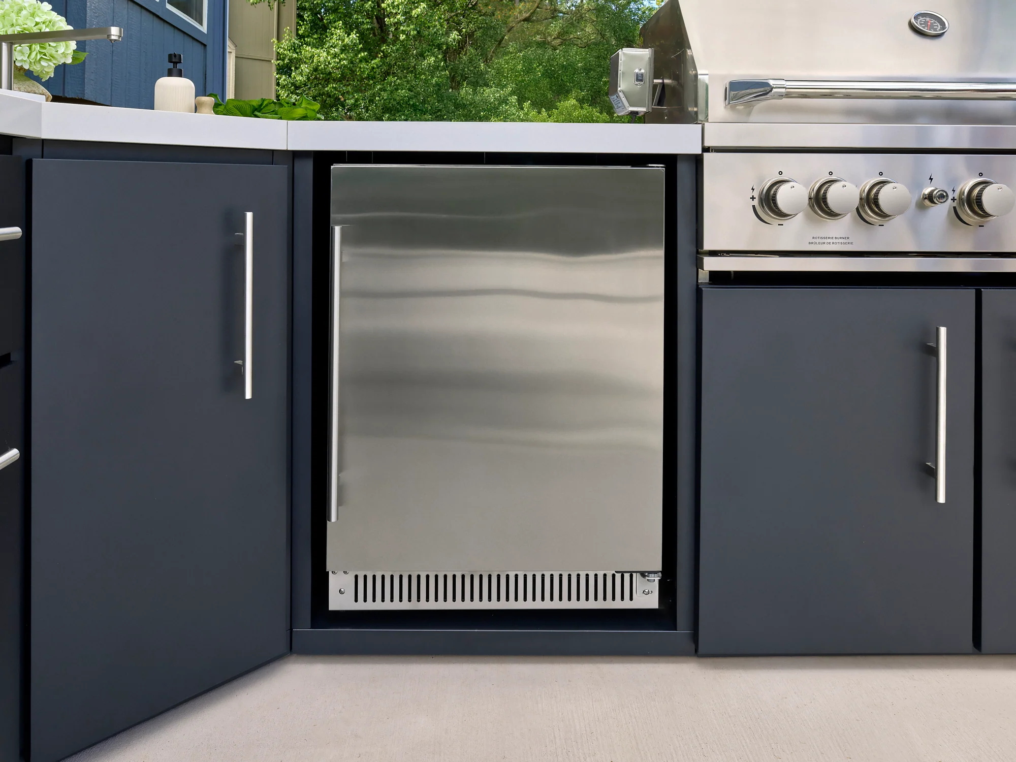 Emory | Corner Outdoor Kitchen Island with Built-In Grill & Griddle - Image 7
