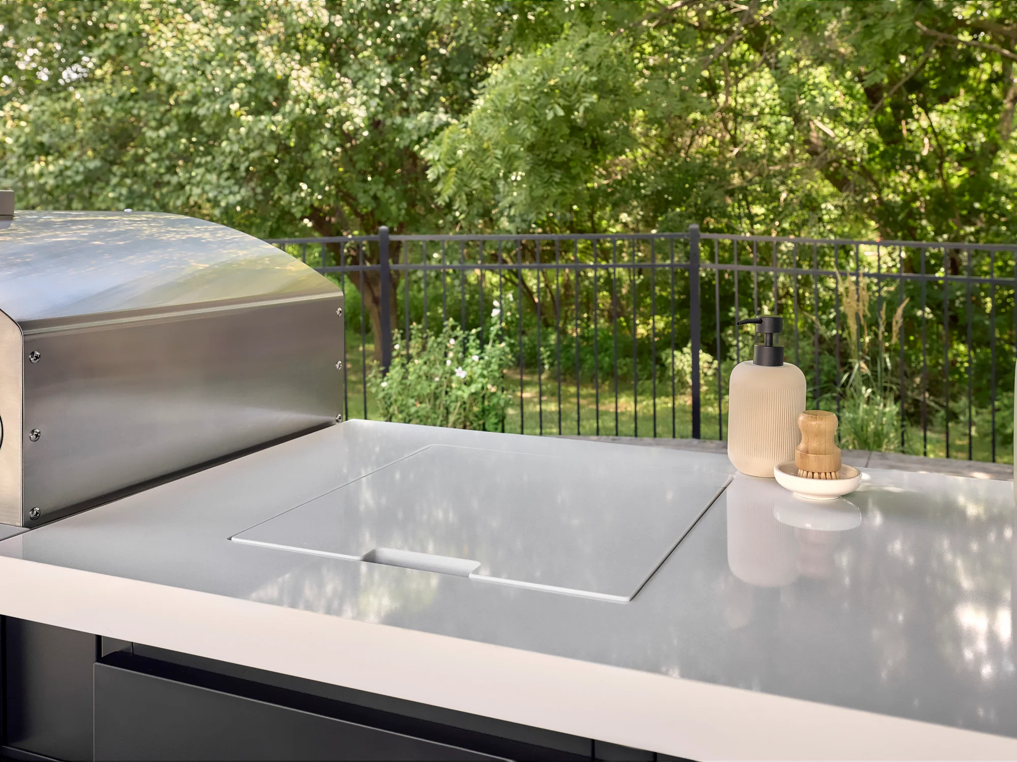 Lancaster | Galley Outdoor Kitchen with Built-In Griddle & Pizza Oven - Image 11