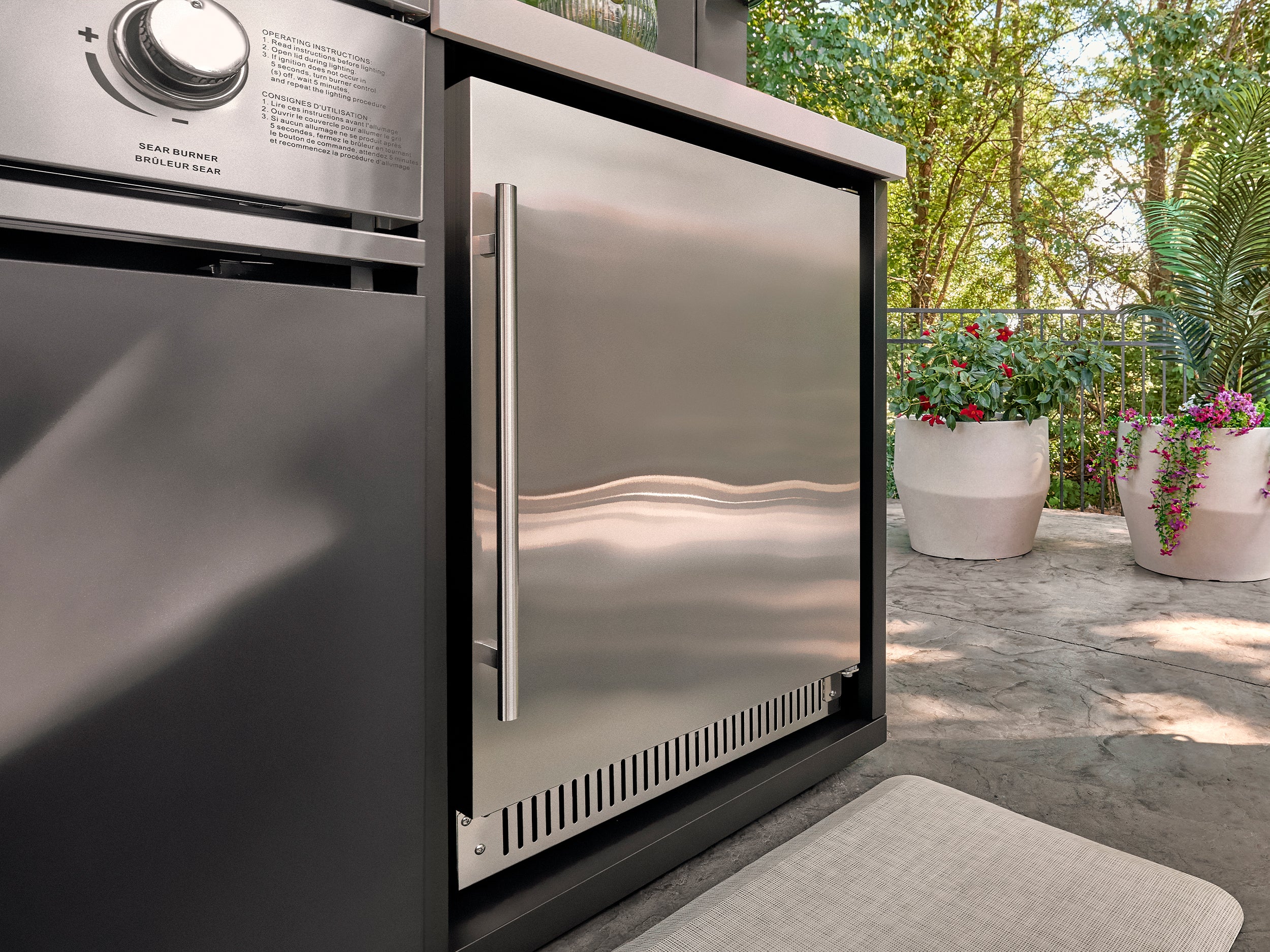 Lancaster | L-Shape Outdoor Kitchen with Built-In Griddle & Pizza Oven - Image 6